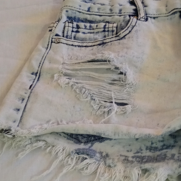 Womans shorts - Picture 7 of 7